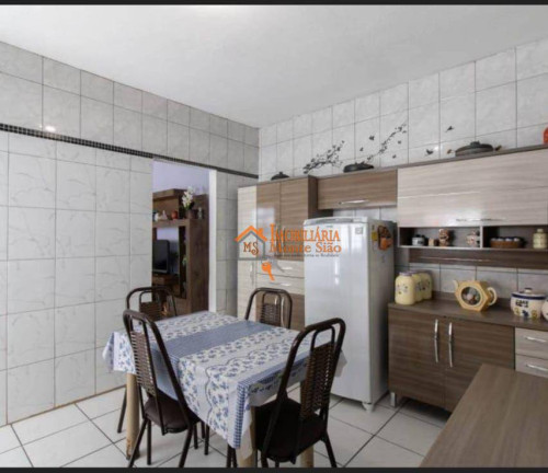 Imagem Casa com 3 Quartos à Venda, 252 m² em Jardim São Domingos - Guarulhos