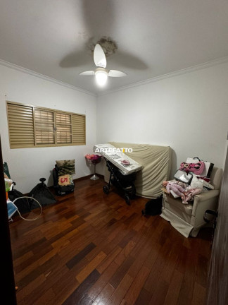 Imagem Casa com 3 Quartos à Venda, 168 m² em Vila Nicácio - Franca