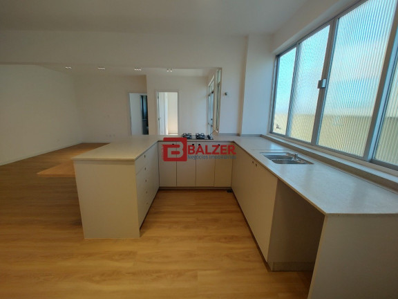 Imagem Apartamento com 2 Quartos à Venda, 100 m² em Centro - Florianópolis Imagem Apartamento com 2 Quartos à Venda, 100 m² em Centro - Florianópolis