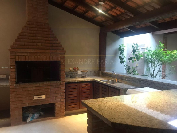 Imagem Casa com 3 Quartos para Temporada, 250 m² em Baleia - São Sebastião