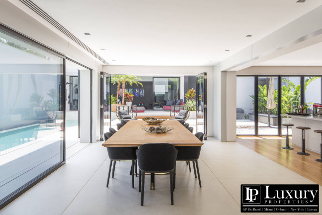 Imagem Casa com 3 Quartos à Venda, em Jardim Paulista - São Paulo Imagem Casa com 3 Quartos à Venda, em Jardim Paulista - São Paulo