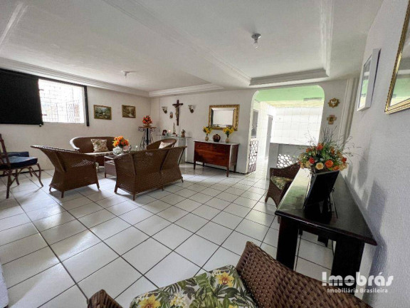 Casa com 5 Quartos à Venda, 230 m² em Guararapes - Fortaleza
