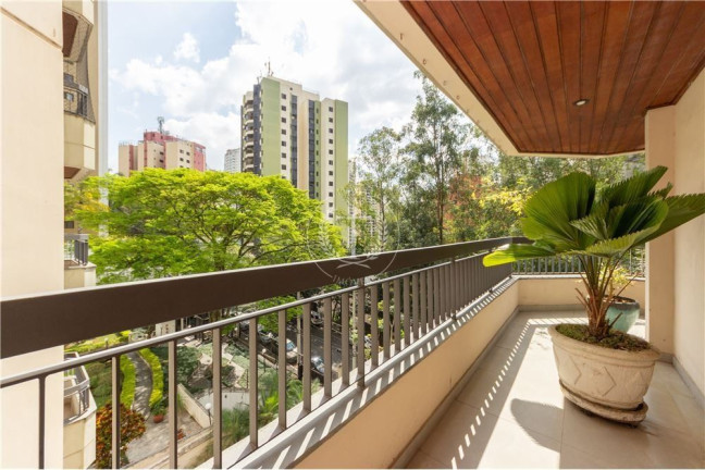 Imagem Apartamento com 4 Quartos à Venda, 270 m² em São Paulo