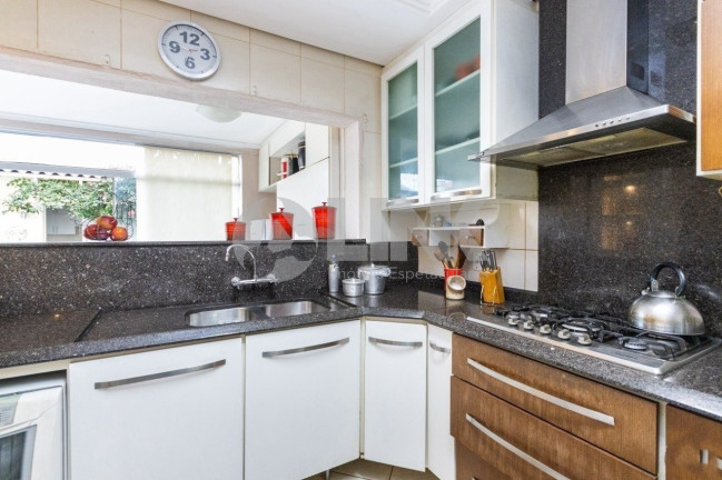 Imagem Casa com 3 Quartos à Venda, 285 m² em Jardim Itu - Porto Alegre Imagem Casa com 3 Quartos à Venda, 285 m² em Jardim Itu - Porto Alegre