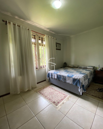 Imagem Casa com 5 Quartos à Venda, 196 m² em Anita Garibaldi - Joinville Imagem Casa com 5 Quartos à Venda, 196 m² em Anita Garibaldi - Joinville