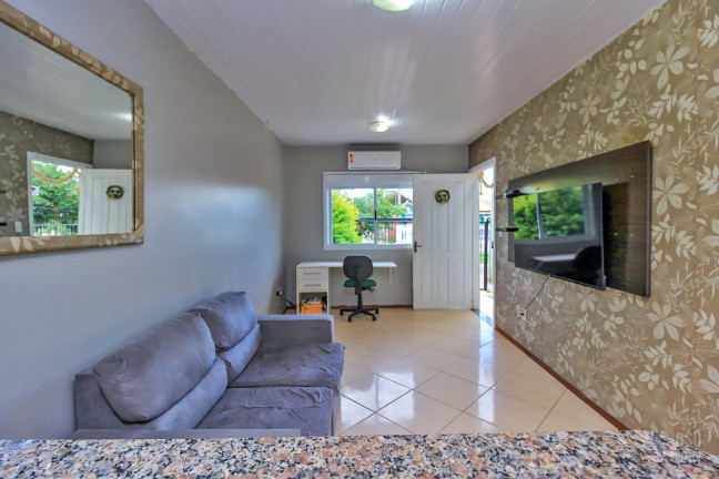 Imagem Casa com 2 Quartos à Venda, 51 m² em Hípica - Porto Alegre Imagem Casa com 2 Quartos à Venda, 51 m² em Hípica - Porto Alegre