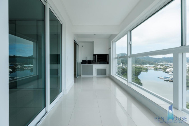 Imagem Apartamento com 3 Quartos à Venda, 121 m² em Centro - Balneário Camboriú Imagem Apartamento com 3 Quartos à Venda, 121 m² em Centro - Balneário Camboriú