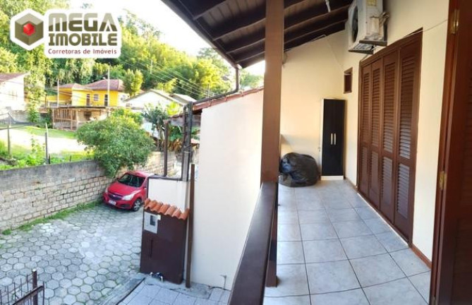 Imagem Casa com 3 Quartos à Venda, 450 m² em Córrego Grande - Florianópolis Imagem Casa com 3 Quartos à Venda, 450 m² em Córrego Grande - Florianópolis