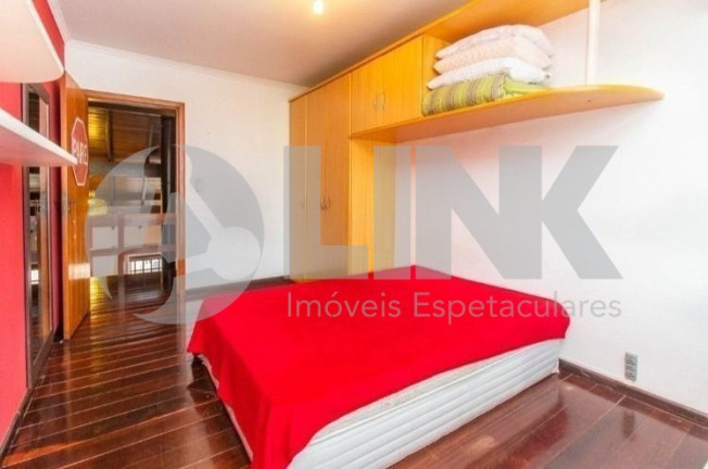 Imagem Casa com 4 Quartos à Venda, 259 m² em Jardim Itu - Porto Alegre Imagem Casa com 4 Quartos à Venda, 259 m² em Jardim Itu - Porto Alegre