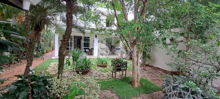 Sobrado com 4 Quartos à Venda, 322 m² em Jardim Luzitânia - São Paulo