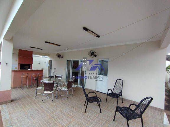 Imagem Casa com 3 Quartos à Venda, 249 m² em Aeroporto - Araçatuba