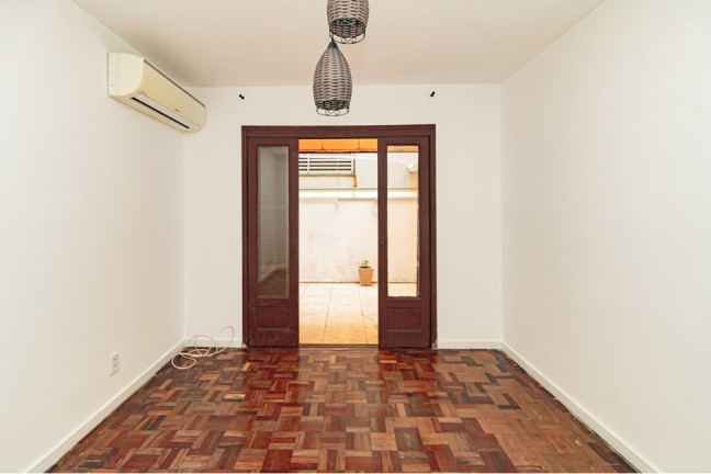 Imagem Apartamento com 1 Quarto à Venda, 61 m² em Navegantes - Porto Alegre Imagem Apartamento com 1 Quarto à Venda, 61 m² em Navegantes - Porto Alegre