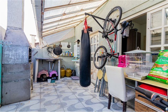 Imagem Casa com 4 Quartos à Venda, em Hípica - Porto Alegre Imagem Casa com 4 Quartos à Venda, em Hípica - Porto Alegre