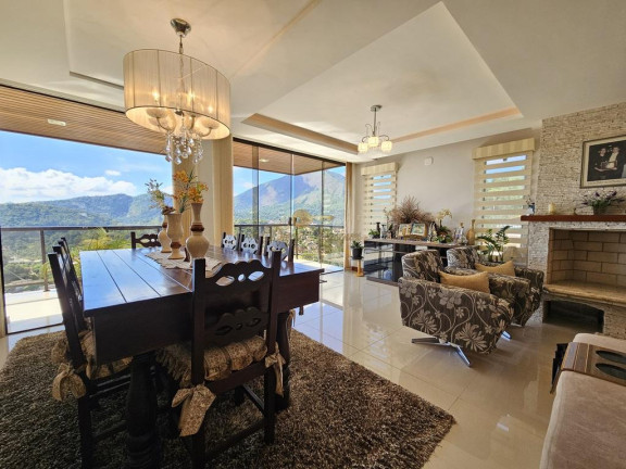 Imagem Casa com 3 Quartos à Venda, 265 m² em Várzea - Teresópolis