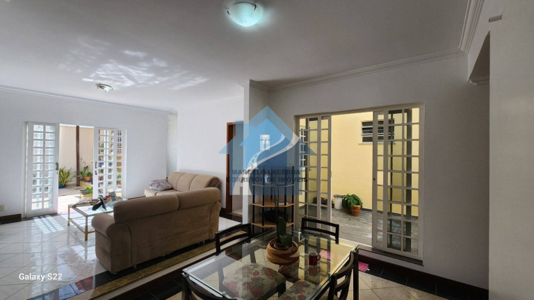 Imagem Casa com 4 Quartos à Venda, 328 m² em Dom Pedro I - Manaus Imagem Casa com 4 Quartos à Venda, 328 m² em Dom Pedro I - Manaus