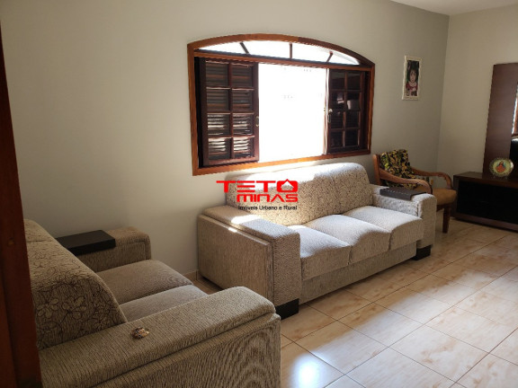 Imagem Casa com 4 Quartos à Venda, 310 m² em Bairro Federal - Campanha Imagem Casa com 4 Quartos à Venda, 310 m² em Bairro Federal - Campanha