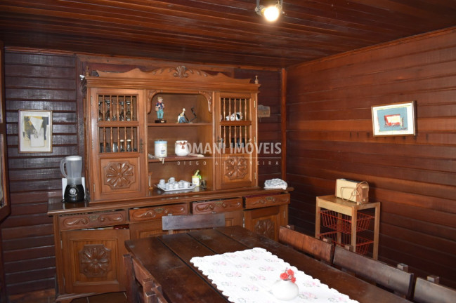 Imagem Casa com 4 Quartos à Venda, 170 m² em Região Do Vale Encantado - Campos Do Jordão