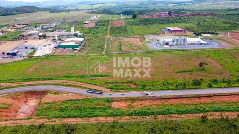 Imagem Terreno à Venda, 2.511 m² em 3º Setor Industrial - Formosa Imagem Terreno à Venda, 2.511 m² em 3º Setor Industrial - Formosa