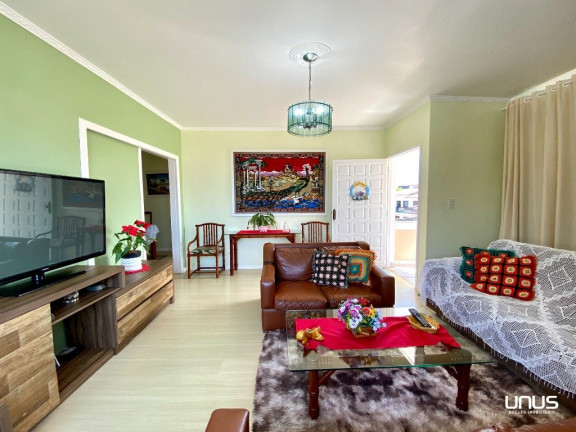 Imagem Casa com 3 Quartos à Venda, em Estreito - Florianópolis Imagem Casa com 3 Quartos à Venda, em Estreito - Florianópolis