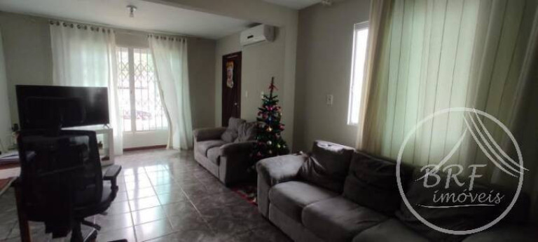 Imagem Casa com 3 Quartos à Venda, 156 m² em Serraria - São José