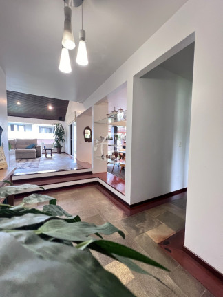 Imagem Casa com 4 Quartos à Venda, em Glória - Joinville Imagem Casa com 4 Quartos à Venda, em Glória - Joinville