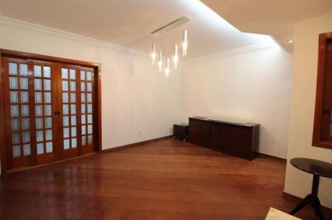 Sobrado com 3 Quartos à Venda, 210 m² em Vila Camilópolis - Santo André