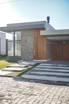 Imagem Casa com 4 Quartos à Venda, 600 m² em Atlântida Sul - Osório Imagem Casa com 4 Quartos à Venda, 600 m² em Atlântida Sul - Osório