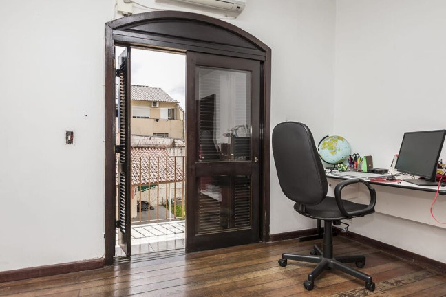 Imagem Casa com 4 Quartos à Venda, 363 m² em Jardim Itu - Porto Alegre