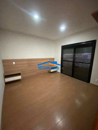 Imagem Casa com 3 Quartos à Venda, 360 m² em Sítio Do Morro - Santana De Parnaíba