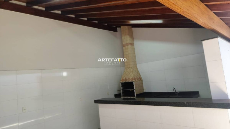 Imagem Casa com 4 Quartos à Venda, 240 m²