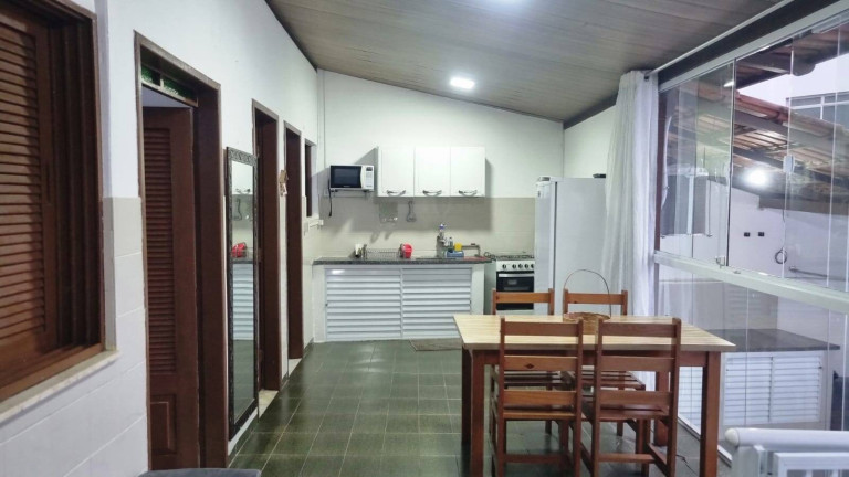Imagem Casa com 2 Quartos para Alugar,  em Centro - Guarapari