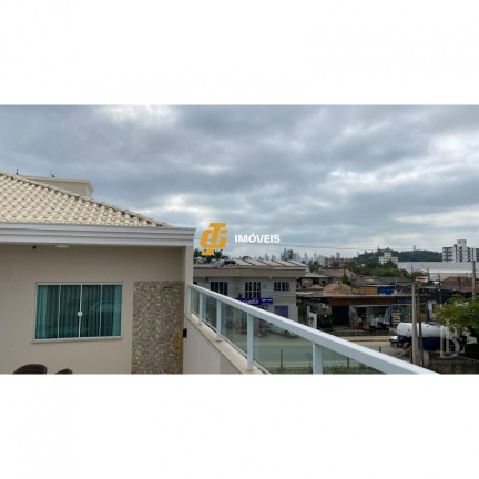 Imagem Casa com 3 Quartos à Venda, 387 m² em Areias - Camboriú