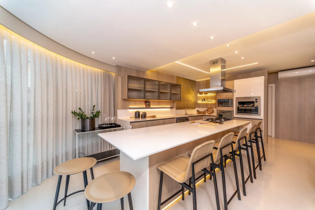 Imagem Apartamento com 4 Quartos à Venda, 237 m² em Centro - Balneário Camboriú Imagem Apartamento com 4 Quartos à Venda, 237 m² em Centro - Balneário Camboriú