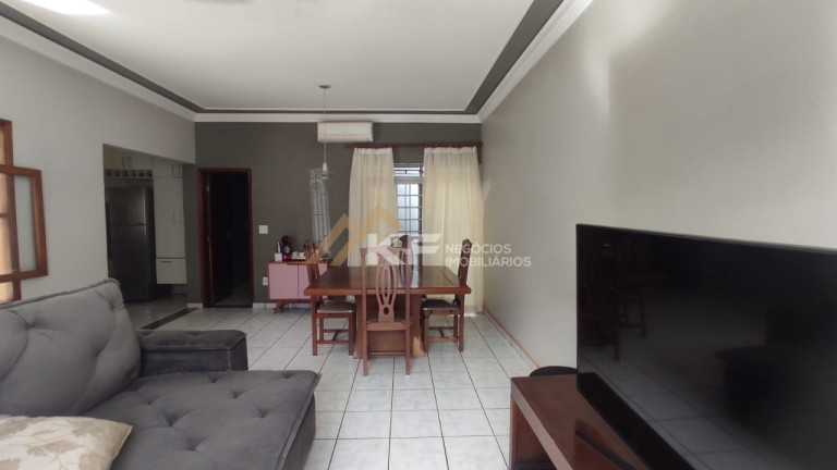 Imagem Casa com 3 Quartos à Venda, 230 m² em Planalto Verde - Ribeirão Preto