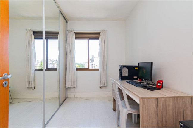 Imagem Imóvel com 3 Quartos à Venda,  em Boa Vista - Porto Alegre