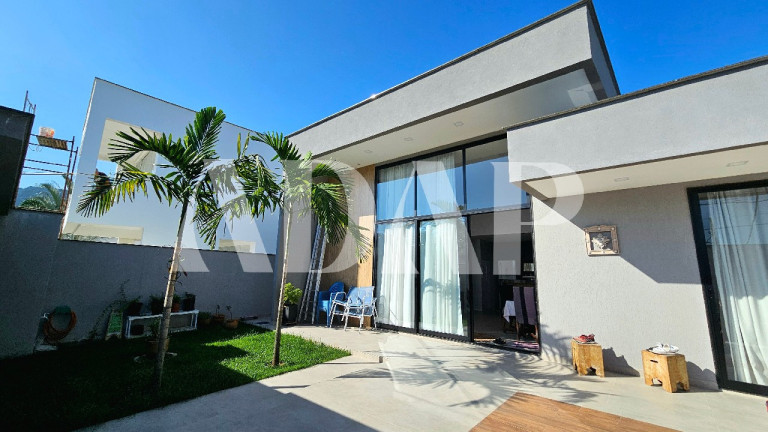 Imagem Casa com 3 Quartos à Venda, 380 m² em Vargem Pequena - Rio De Janeiro Imagem Casa com 3 Quartos à Venda, 380 m² em Vargem Pequena - Rio De Janeiro