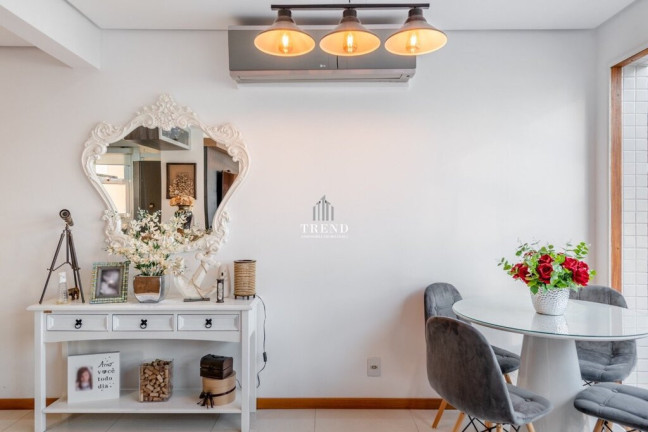 Imagem Apartamento com 2 Quartos à Venda, 70 m² em Santana - Porto Alegre
