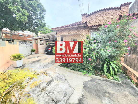Imagem Casa com 3 Quartos à Venda, 320 m² em Penha Circular - Rio De Janeiro Imagem Casa com 3 Quartos à Venda, 320 m² em Penha Circular - Rio De Janeiro