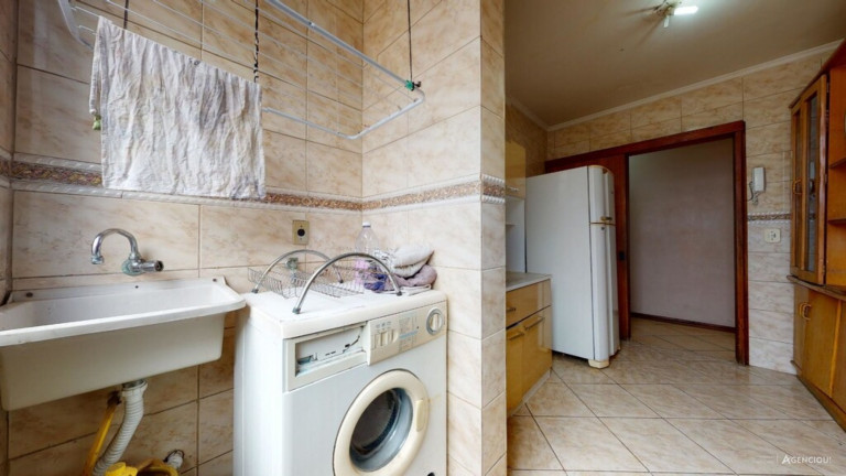 Imagem Imóvel com 4 Quartos à Venda, 95 m² em Cidade Baixa - Porto Alegre Imagem Imóvel com 4 Quartos à Venda, 95 m² em Cidade Baixa - Porto Alegre