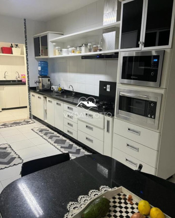 Imagem Casa com 3 Quartos à Venda, 200 m² em Jardim América - Maringá