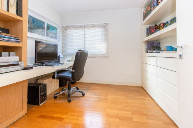 Imagem Imóvel com 3 Quartos à Venda, 180 m² em Moema - São Paulo Imagem Imóvel com 3 Quartos à Venda, 180 m² em Moema - São Paulo