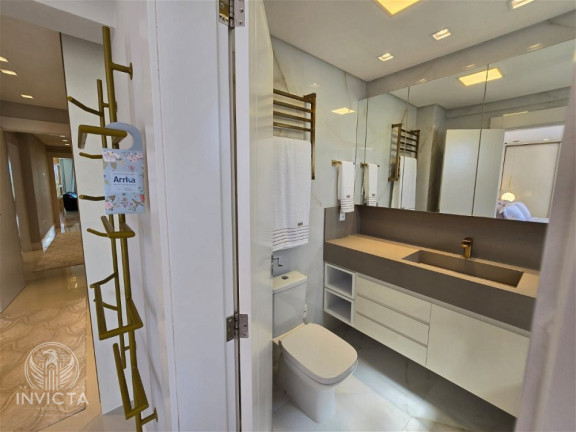 Imagem Apartamento com 3 Quartos à Venda, 136 m² em Centro - Balneário Camboriú Imagem Apartamento com 3 Quartos à Venda, 136 m² em Centro - Balneário Camboriú
