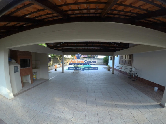 Imagem Casa com 5 Quartos à Venda, 327 m² em Centro - Balneário Piçarras Imagem Casa com 5 Quartos à Venda, 327 m² em Centro - Balneário Piçarras