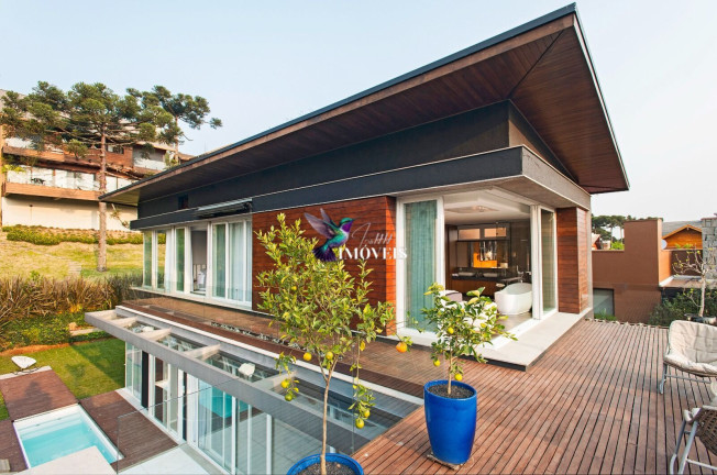 Imagem Casa com 4 Quartos à Venda, 490 m² em Centro - Gramado