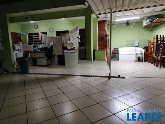 Imagem Sobrado com 3 Quartos à Venda, 237 m² em Jardim - Santo André
