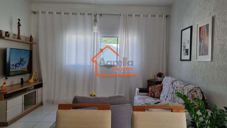 Imagem Casa com 3 Quartos à Venda, 140 m² em Jardim Patrícia - Mogi Mirim Imagem Casa com 3 Quartos à Venda, 140 m² em Jardim Patrícia - Mogi Mirim