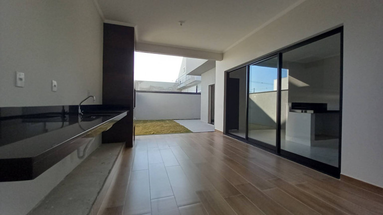 Imagem Casa com 3 Quartos à Venda, 300 m² em Residencial Ouroville - Taubaté Imagem Casa com 3 Quartos à Venda, 300 m² em Residencial Ouroville - Taubaté