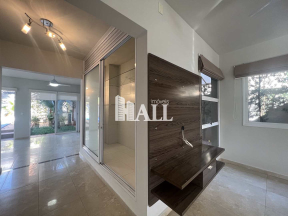 Imagem Casa com 3 Quartos à Venda, 240 m² em Centro - Bady Bassitt