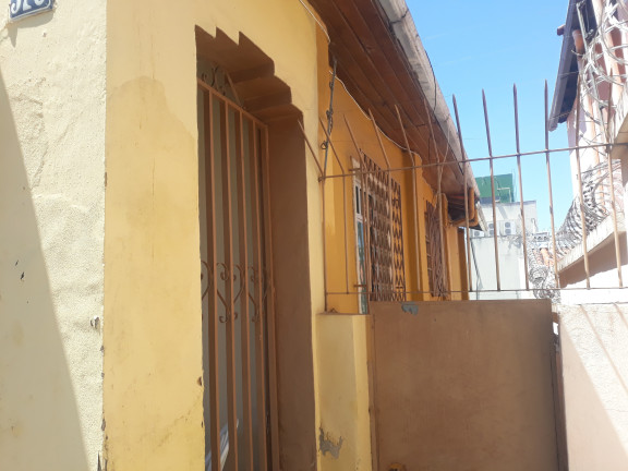 Imagem Casa com 4 Quartos à Venda, 150 m² em R$380.000,00  //  Carlos Prates - Belo Horizonte