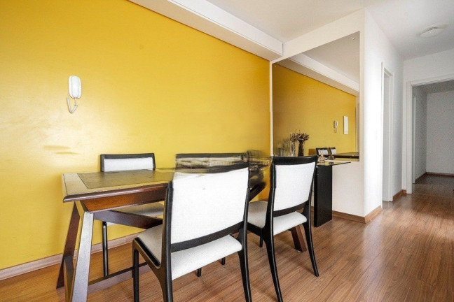 Imagem Apartamento com 3 Quartos à Venda, 72 m² em São João - Porto Alegre